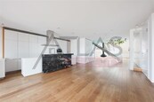 Pronájem mezonetového bytu 4+kk, 260 m2 + terasa 194 m2 Praha 2 - Vinohrady, Laubova ul., cena 190000 CZK / objekt / měsíc, nabízí ATLAS reality