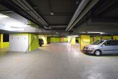 Pronájem garážového stání a sklepa, Prokopova ulice, Praha 3 Žižkov, cena 3700 CZK / objekt / měsíc, nabízí ATLAS reality