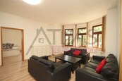 Pronájem částečně zařízeného bytu ve vile 3+1, 123 m2, Na Julisce, Praha 6 Dejvice, cena 35000 CZK / objekt / měsíc, nabízí 