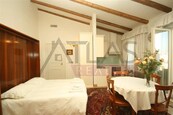 Pronájem zařízené garsonky s balkonem, Praha 2 - Vinohrady, cena 900 EUR / objekt / měsíc, nabízí ATLAS reality