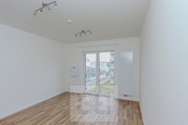 Útulný, světlý byt 1+kk v Libni, ulice Novovysočanská včetně garážového stání, cena 14500 CZK / objekt / měsíc, nabízí Bohemian Estates International s.r.o.