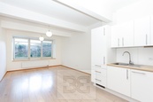 Pronájem bytu 1+kk, U Sladovny, cena 14900 CZK / objekt / měsíc, nabízí Bohemian Estates International s.r.o.