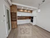 Pronájem krásného bytu 3+kk 82 m2 v Praze 6 - Na Ořechovce, 2 x garážové stání, balkón, cena 48000 CZK / objekt / měsíc, nabízí Bohemian Estates International s.r.o.