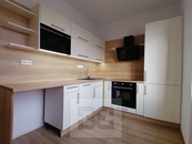 Pronájem bytu 1+1 40 m2, Ostrava - Poruba, cena 11500 CZK / objekt / měsíc, nabízí Bohemian Estates International s.r.o.