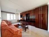 Pronájem prostorného, slunného a plně vybaveného bytu 3+1 86 m2, Karlovy Vary - Rybáře, cena cena v RK, nabízí 