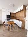Pronájem bytu 2+kk 46 m2 s lodžií a klimatizací, Náměstí T. Bati - Sezimovo Ústí, cena 15000 CZK / objekt / měsíc, nabízí Bohemian Estates International s.r.o.