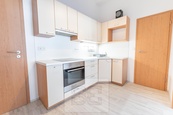 Pronájem bytu 2+kk 47 m2 včetně parkování, Praha - Vršovice, cena 22900 CZK / objekt / měsíc, nabízí Bohemian Estates International s.r.o.