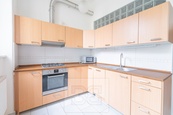 Pronájem bytu 2+1 79 m2, Praha - Hradčany, cena 31100 CZK / objekt / měsíc, nabízí Bohemian Estates International s.r.o.