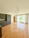 Byt 2+kk 53 m2 + zahrada 80m2 + parkovací stání, Hostivice, cena 26000 CZK / objekt / měsíc, nabízí 