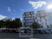 Designové bydlení s terasou, vlastním parkováním, sklepem a atmosférou, kterou si zamilujete, cena 24000 CZK / objekt / měsíc, nabízí 