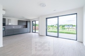 Pronájem rodinného domu 147 m2, Praha - Stodůlky, cena 69900 CZK / objekt / měsíc, nabízí Bohemian Estates International s.r.o.
