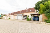 Pronájem rodinného domu 6+kk 150 m2, Zahrada 253m2, 3 parkovací místa, Líbeznice, cena 45000 CZK / objekt / měsíc, nabízí Bohemian Estates International s.r.o.