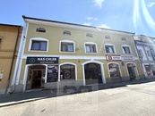 Ubytovací jednotka v činžovním domě situovaný na náměstí v obci Štětí, ul. Krátká, cena 1690000 CZK / objekt, nabízí Bohemian Estates International s.r.o.