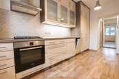 Pronájem bytu 2+1 58 m2, Praha - Vršovice, cena 27000 CZK / objekt / měsíc, nabízí Bohemian Estates International s.r.o.