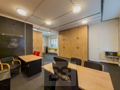 Kancelářské prostory 85 m2 + sklad 33 m2 + 2 parkovací stání, cena 26000 CZK / objekt / měsíc, nabízí 