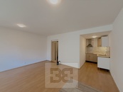 Pronájem bytu 1+kk 38 m2, Praha - Čakovice, cena 16400 CZK / objekt / měsíc, nabízí Bohemian Estates International s.r.o.
