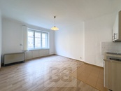 Pronájem bytu 1+kk 28 m2 nedaleko metra, cena 16000 CZK / objekt / měsíc, nabízí Bohemian Estates International s.r.o.