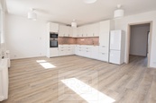 Pronájem bytu 3+kk 71 m2, Praha - Braník, cena 27000 CZK / objekt / měsíc, nabízí Bohemian Estates International s.r.o.