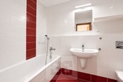 Prodej bytu 1+kk 31 m2 s terasou 25 m2, Praha - Zličín, cena 6140000 CZK / objekt, nabízí Bohemian Estates International s.r.o.