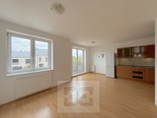 Pronájem bytu s parkováním 2+kk 52 m2, Strančice, cena 22000 CZK / objekt / měsíc, nabízí 
