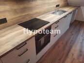 Velmi pěkný podkrovní byt, 2+KK, Masarykova ul. Klíše, cena 18000 CZK / objekt / měsíc, nabízí