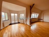 Prostorný podkrovní byt, 2+1, 4. patro, Jankovcova ul., Teplice, cena 13000 CZK / objekt / měsíc, nabízí 