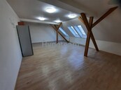 2+KK, podkrovní byt, 75 m2, Jateční ul. Ústí nad Labem, cena 11300 CZK / objekt / měsíc, nabízí 
