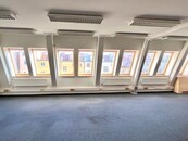 Světlé a klidné kanceláře (100 m2 i více) u metra A Praha 3 Vinohrady, Kolínská pronájem, cena 32000 CZK / objekt / měsíc, nabízí 