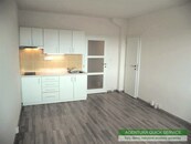 Klidný 1+kk (30 m2) po rekonstrukci, les Praha 4 Hodkovičky, ul. Pod Lysinami pronájem, cena 15000 CZK / objekt / měsíc, nabízí 