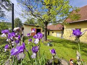 RD na Valašsku vhodný pro investora, podnikatele, ale i rodinu, v moravskoslovenském pomezí., cena cena v RK, nabízí 