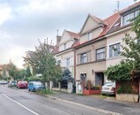 Pronájem řadového rodinného domu se zahradou, cena 49000 CZK / objekt / měsíc, nabízí 