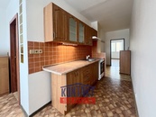 Pronájem prostorného bytu 2+1 (62 m2) s výhledem a klidným okolím, cena 12000 CZK / objekt / měsíc, nabízí 