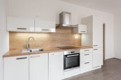 Prodej bytu 1+kk s terasou a garážovým stáním, novostavba, Praha 9, cena 6490000 CZK / objekt, nabízí 