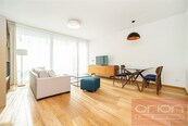 Pronájem bytu s terasou : Praha 5 - Smíchov, Holečkova, cena 2200 EUR / objekt / měsíc, nabízí 