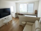 1+1, 29 m2, 7 p., po rekonstrukci, DV, ul. Brechtova, Praha 4 - Háje, cena 4200000 CZK / objekt, nabízí