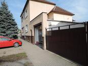 Pronájem rodinného domu s garáží na ulici Kšírova v Brně, cena 35000 CZK / objekt / měsíc, nabízí 