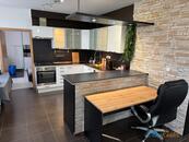 Velkorysý zařízený 2+kk s parkovacím místem v Kuřimi, cena 17000 CZK / objekt / měsíc, nabízí 