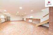 Pronájem obchodního prostoru 230 m2, Dobronín, cena 28000 CZK / objekt / měsíc, nabízí 