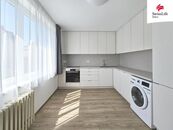 Pronájem bytu 2+1 62 m2 Oválová, Praha, cena 30000 CZK / objekt / měsíc, nabízí 