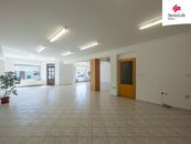 Pronájem obchodního prostoru 120 m2 Husova, Polička, cena 12000 CZK / objekt / měsíc, nabízí 