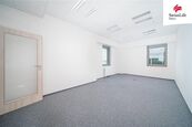 Pronájem kanceláře 154 m2 Vyskočilova, Praha, cena 94256 CZK / objekt / měsíc, nabízí Swiss Life Select Reality