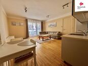 Pronájem bytu 2+kk 65 m2 Rohanské nábřeží, Praha, cena 30000 CZK / objekt / měsíc, nabízí 