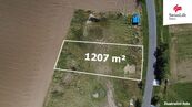 Prodej stavebního pozemku 1207 m2, Morašice, cena 1800 CZK / m2, nabízí 