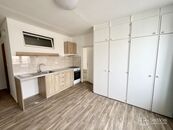 Pronájem bytu 1+1 s balkonem, Sokolov