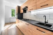 Pronájem bytu 3+1 po kompletní rekonstrukci se zasklenou lodžií, Sokolov, cena 13600 CZK / objekt / měsíc, nabízí 