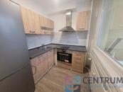 Pronájem bytu 1+1 s velkou zasklenou lodžií v Jablonci n. N., Polní ul., cena 11000 CZK / objekt / měsíc, nabízí Realitní kancelář CENTRUM s.r.o.