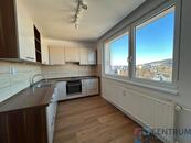 Pronájem moderního bytu 3+1 s lodžií v Jablonci n. N. - Mšeno n. N. - ul. Mládí, cena 17000 CZK / objekt / měsíc, nabízí Realitní kancelář CENTRUM s.r.o.