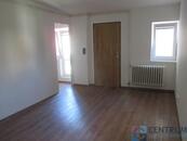 Pronájem bytu 2+KK (ateliéru), ul. V Luzích, Jablonec nad Nisou., cena 9500 CZK / objekt / měsíc, nabízí 