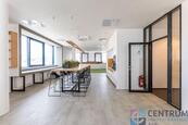 Pronájem kancelářského patra 584 m², Praha 7 Holešovice, cena 208459 CZK / objekt / měsíc, nabízí Realitní kancelář CENTRUM s.r.o.