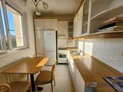 Pronájem bytu 2+1 s balkónem v Turnově, ul. Kosmonautů, cena 12500 CZK / objekt / měsíc, nabízí 